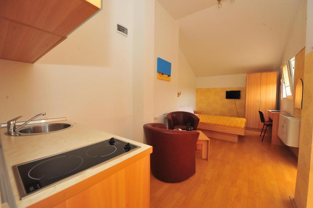 Motel Livija Petrovec Номер фото