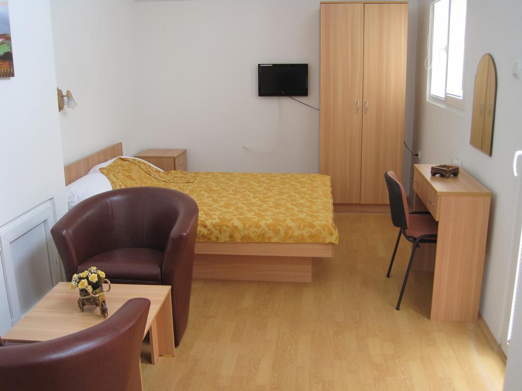 Motel Livija Petrovec Экстерьер фото