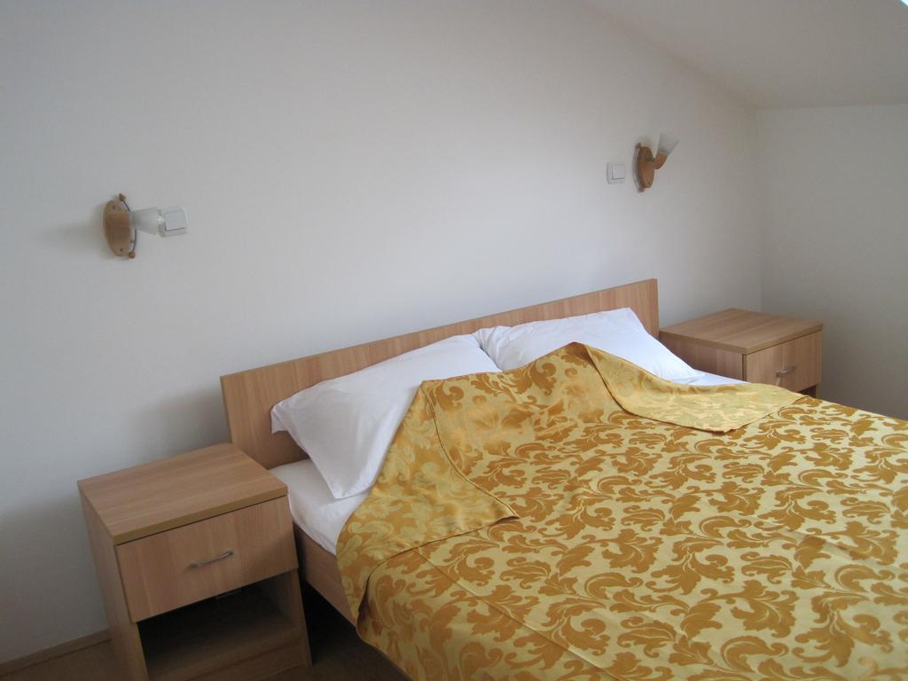 Motel Livija Petrovec Экстерьер фото
