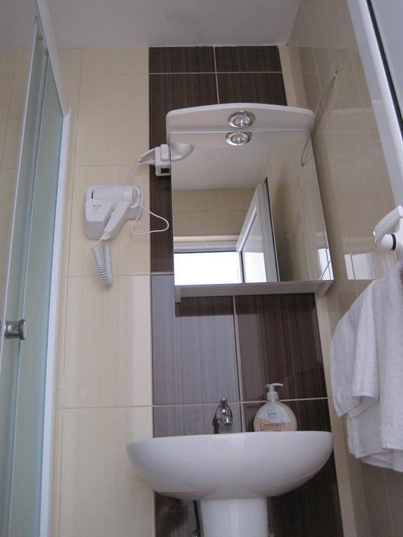 Motel Livija Petrovec Экстерьер фото